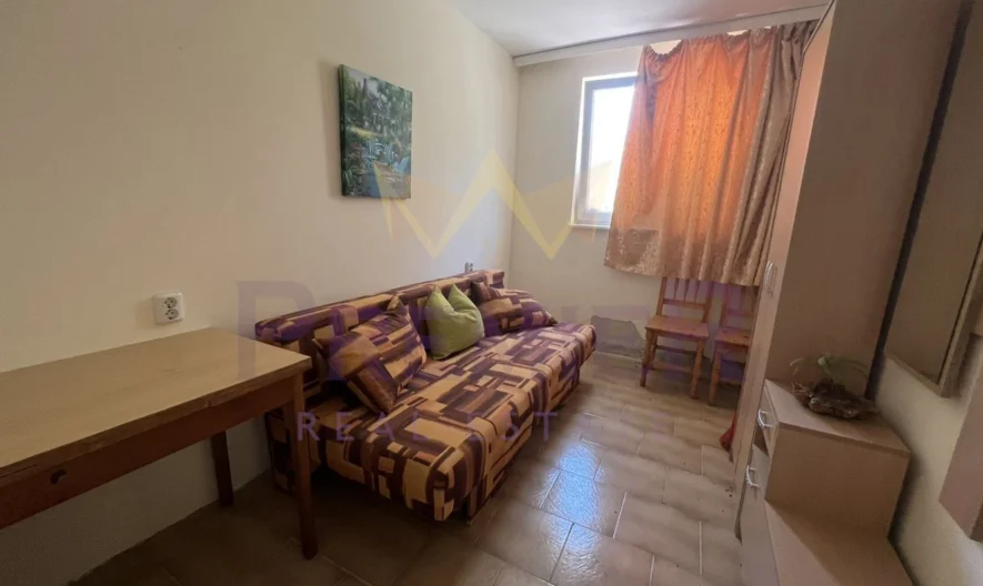 🏡 Два самостоятелни етажа от триетажна къща с двор в с. Равда, близо до центъра -  - снимка 9 - Имоти Премиер