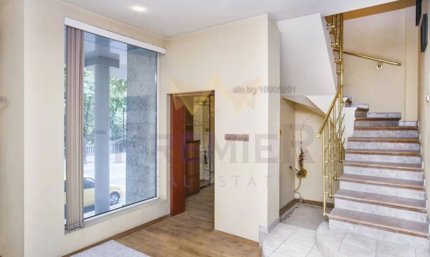 Две Емблематични Сгради на Престижна Локация – до Входа на Морската градина -  - снимка 10 - Имоти Премиер