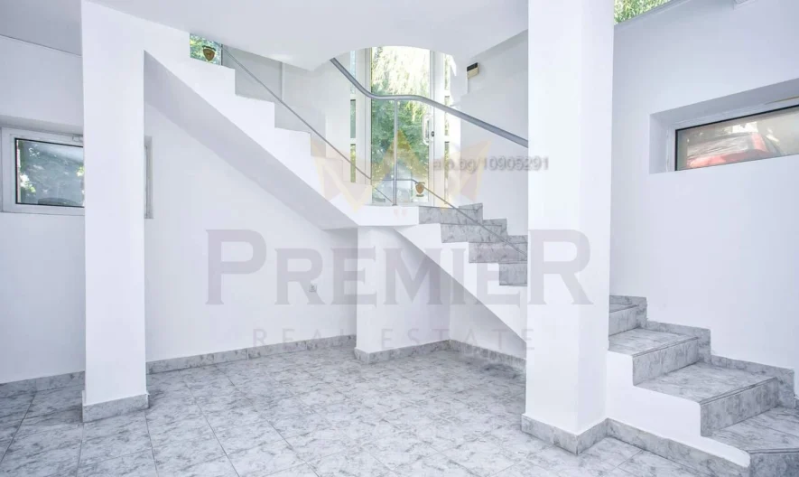 Две Емблематични Сгради на Престижна Локация – до Входа на Морската градина -  - снимка 4 - Имоти Премиер