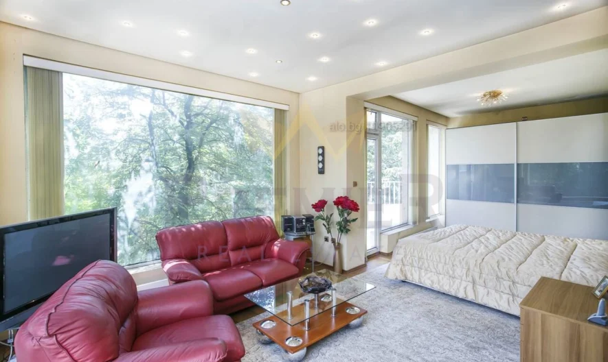 Две Емблематични Сгради на Престижна Локация – до Входа на Морската градина -  - снимка 7 - Имоти Премиер