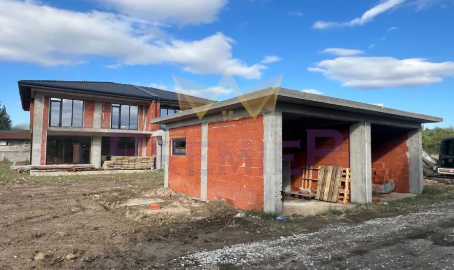 Две къщи-близнаци с гаражи в кв. Беломорски, гр. Пловдив - - снимка 10 - Имоти Премиер