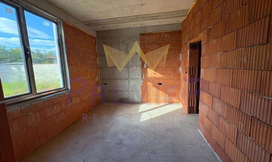 Две къщи-близнаци с гаражи в кв. Беломорски, гр. Пловдив - - снимка 4 - Имоти Премиер