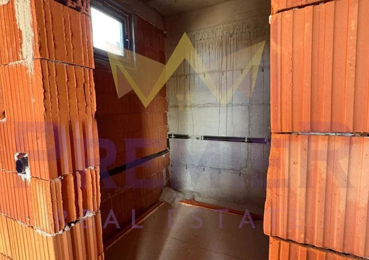 Две къщи-близнаци с гаражи в кв. Беломорски, гр. Пловдив - - снимка 6 - Имоти Премиер