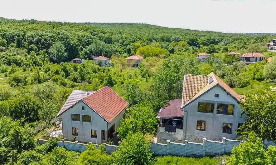 Две къщи НА ЦЕНАТА НА ЕДНА -  - снимка 7 - Имоти Премиер