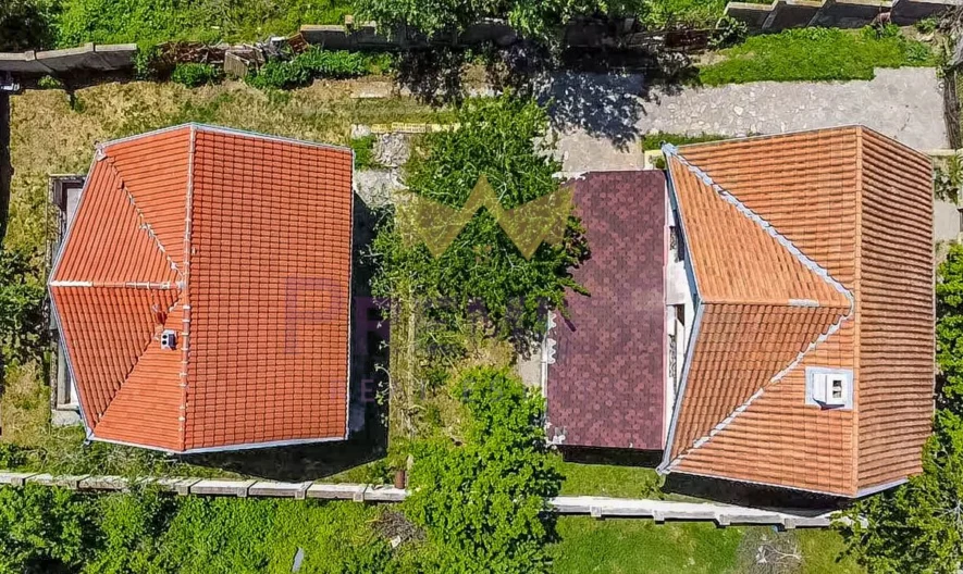 Две къщи НА ЦЕНАТА НА ЕДНА -  - снимка 8 - Имоти Премиер