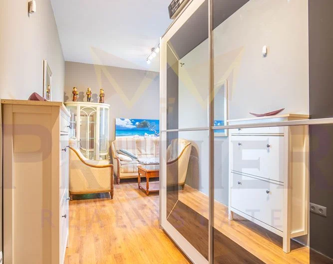 Две Къщи с 2 дка Двор в кв. Изгрев гр.Варна - - снимка 20 - Имоти Премиер