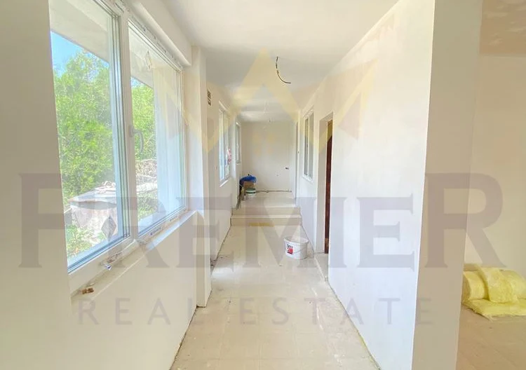 Две Къщи с 2 дка Двор в кв. Изгрев гр.Варна - - снимка 29 - Имоти Премиер