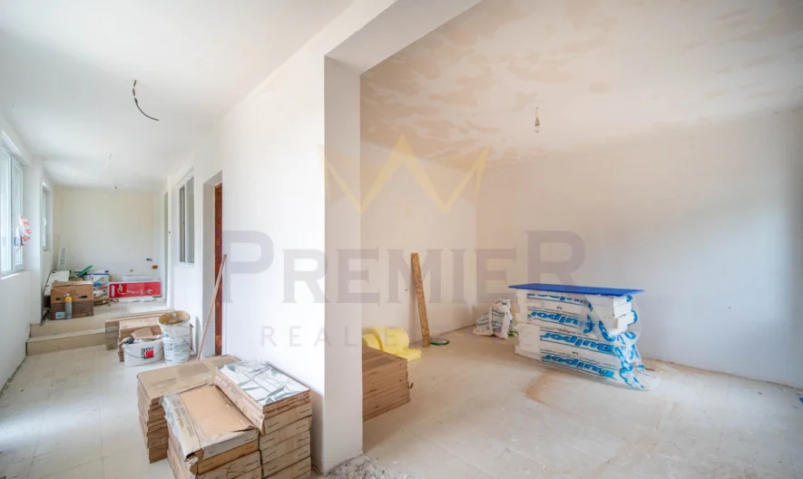 Две Къщи с 2 дка Двор в кв. Изгрев гр.Варна - - снимка 30 - Имоти Премиер