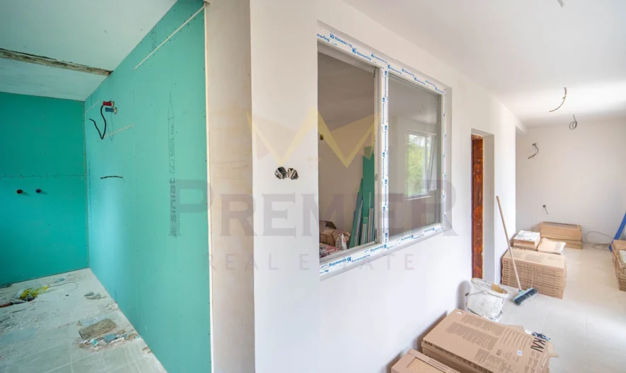 Две Къщи с 2 дка Двор в кв. Изгрев гр.Варна - - снимка 33 - Имоти Премиер