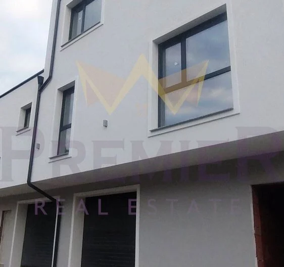 Две къщи в кв. Остромила -  - снимка 5 - Имоти Премиер