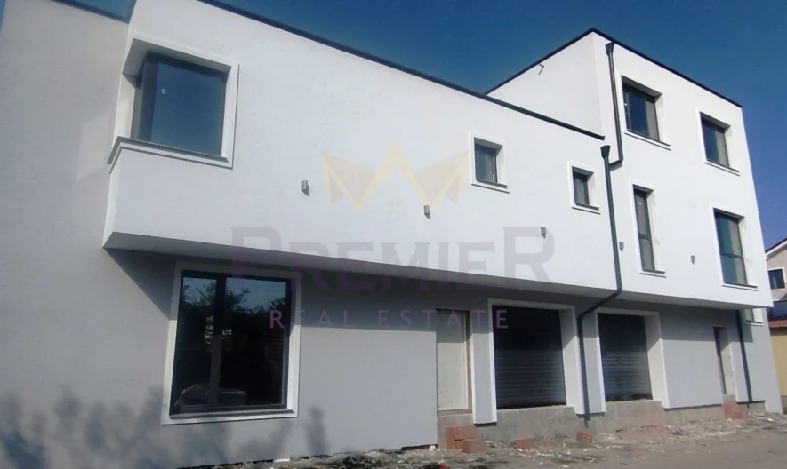 Две къщи в кв. Остромила -  - снимка 6 - Имоти Премиер