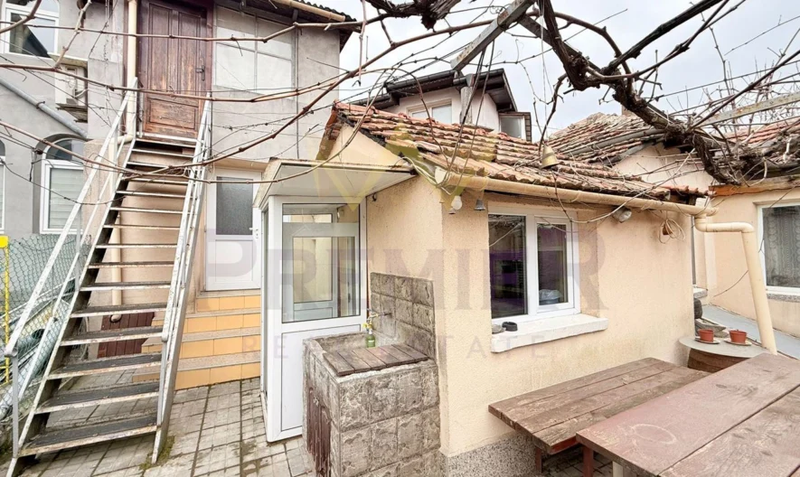 Две Къщи в Централната част на гр.Добрич - - снимка 2 - Имоти Премиер