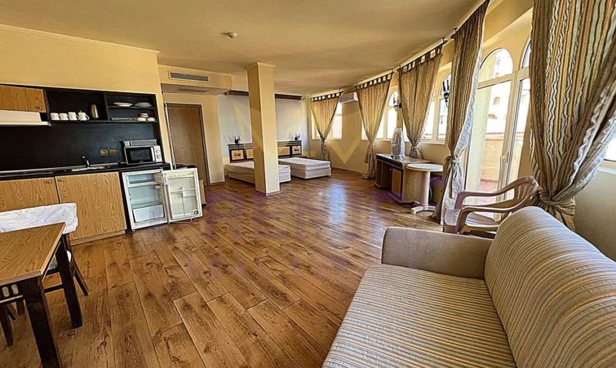 ДВЕ СТУДИЯ СВЪРЗАНИ В ЕДИН ИМОТ К.К ЕЛЕНИТЕ -  - снимка 1 - Имоти Премиер