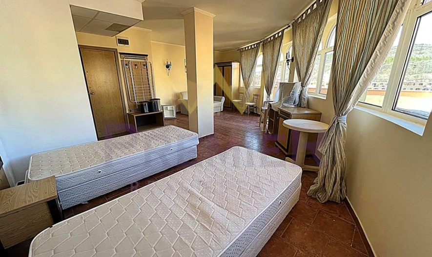 ДВЕ СТУДИЯ СВЪРЗАНИ В ЕДИН ИМОТ К.К ЕЛЕНИТЕ - - снимка 15 - Имоти Премиер