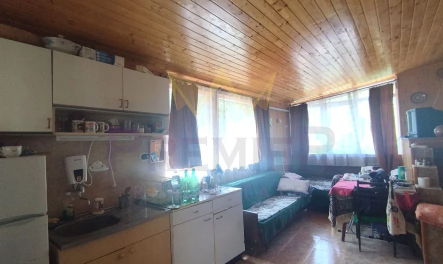 Двуетажна къща ! -  - снимка 11 - Имоти Премиер