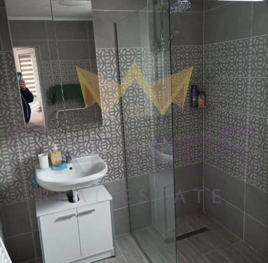 Двуетажна къща (120 кв.м.) с двор (980 кв.м.) отлична локация в с. Славеево, обл. Добрич -  - снимка 5 - Имоти Премиер