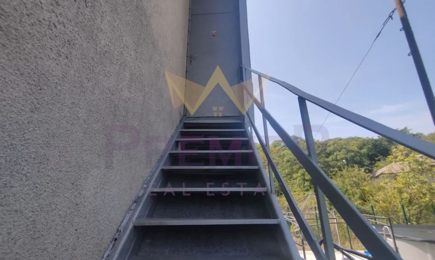 Двуетажна къща ! -  - снимка 14 - Имоти Премиер