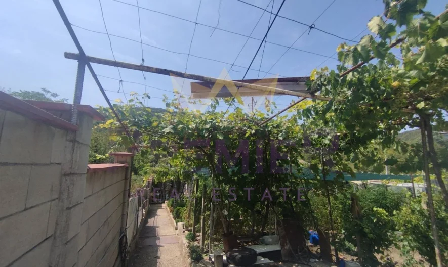 Двуетажна къща ! -  - снимка 16 - Имоти Премиер