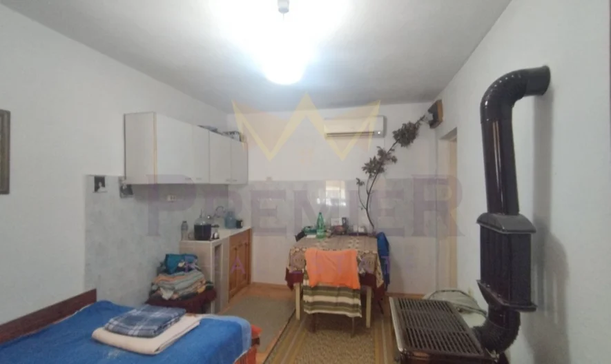 Двуетажна къща ! -  - снимка 4 - Имоти Премиер