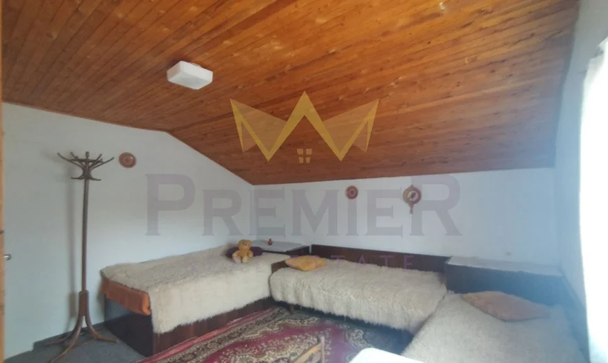 Двуетажна къща ! -  - снимка 8 - Имоти Премиер