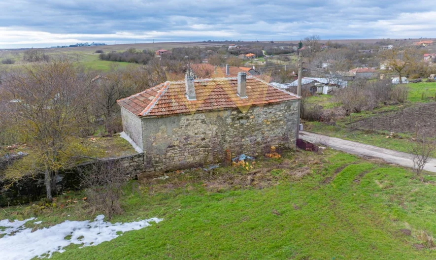 Двуетажна къща – 108 кв.м. с парцел 3000 кв.м. -  - снимка 3 - Имоти Премиер