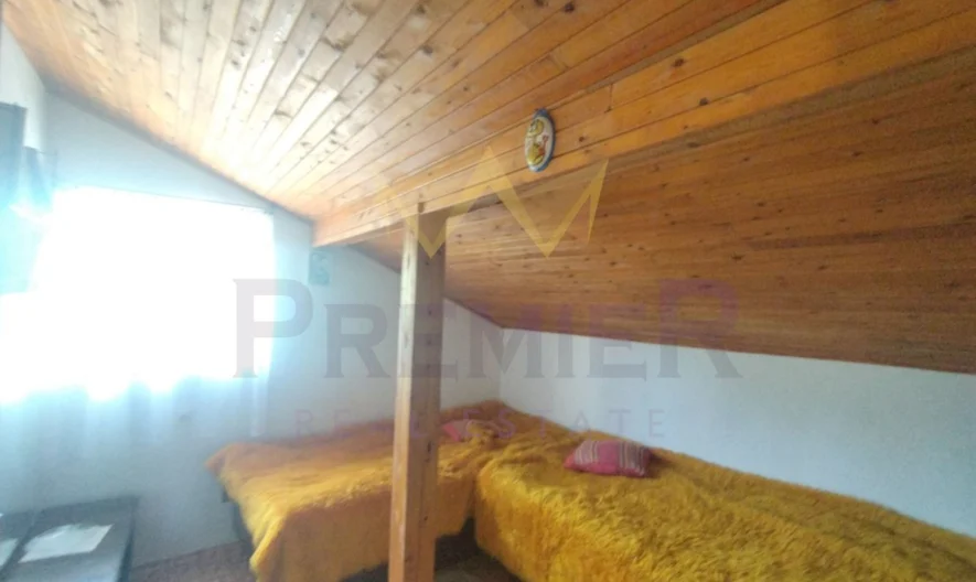 Двуетажна къща ! -  - снимка 9 - Имоти Премиер