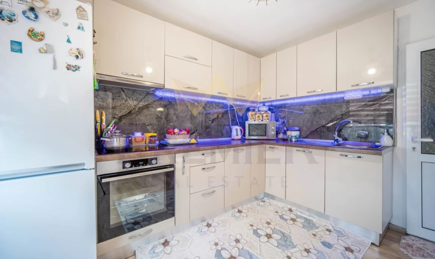 Двуетажна къща (90 кв.м. РЗП) с двор (2000 кв.м.) в с. Гурково, общ. Балчик, обл. Добрич. - - снимка 10 - Имоти Премиер