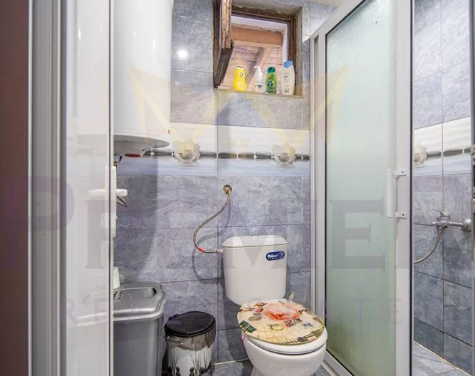 Двуетажна къща (90 кв.м. РЗП) с двор (2000 кв.м.) в с. Гурково, общ. Балчик, обл. Добрич. - - снимка 13 - Имоти Премиер