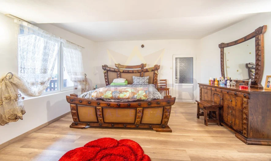 Двуетажна къща (90 кв.м. РЗП) с двор (2000 кв.м.) в с. Гурково, общ. Балчик, обл. Добрич. - - снимка 15 - Имоти Премиер