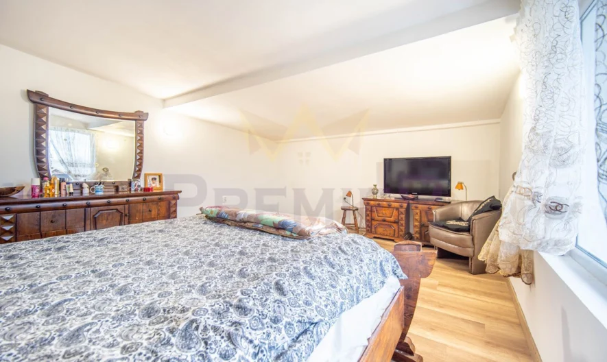 Двуетажна къща (90 кв.м. РЗП) с двор (2000 кв.м.) в с. Гурково, общ. Балчик, обл. Добрич. - - снимка 16 - Имоти Премиер