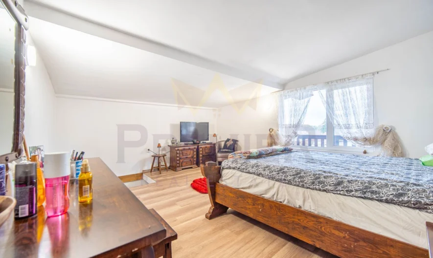 Двуетажна къща (90 кв.м. РЗП) с двор (2000 кв.м.) в с. Гурково, общ. Балчик, обл. Добрич. -  - снимка 17 - Имоти Премиер