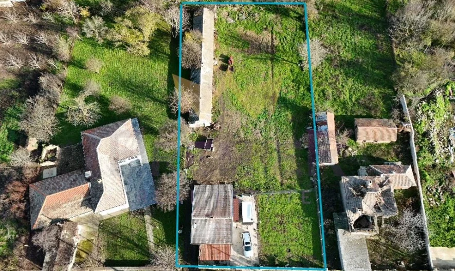 Двуетажна къща (90 кв.м. РЗП) с двор (2000 кв.м.) в с. Гурково, общ. Балчик, обл. Добрич. - - снимка 3 - Имоти Премиер