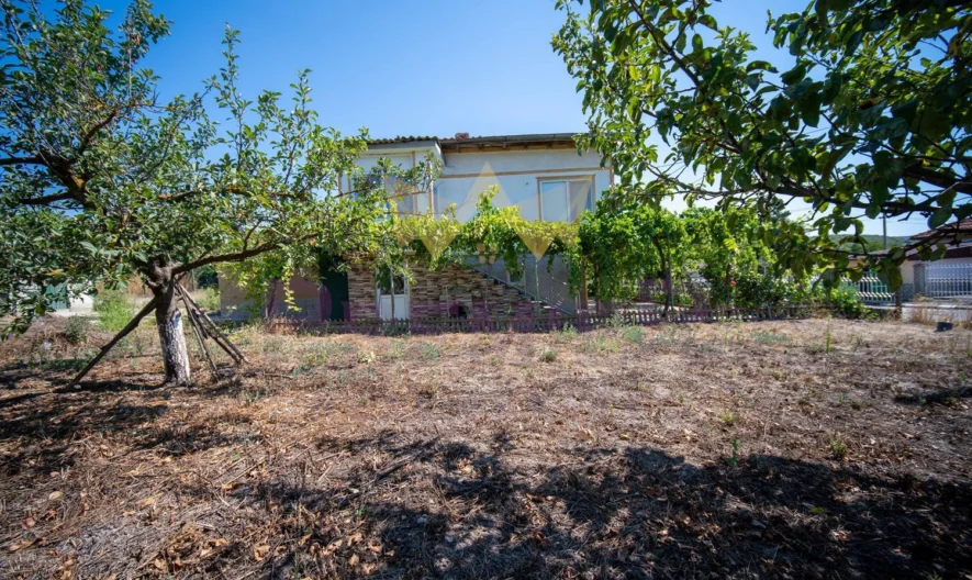 Двуетажна къща е село Църква - - снимка 17 - Имоти Премиер