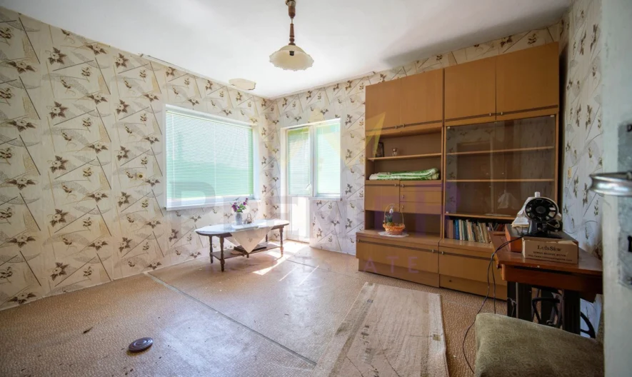 Двуетажна къща е село Църква - - снимка 3 - Имоти Премиер