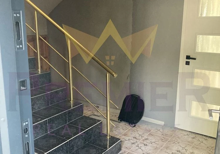 Двуетажна къща гр. Балчик - - снимка 12 - Имоти Премиер