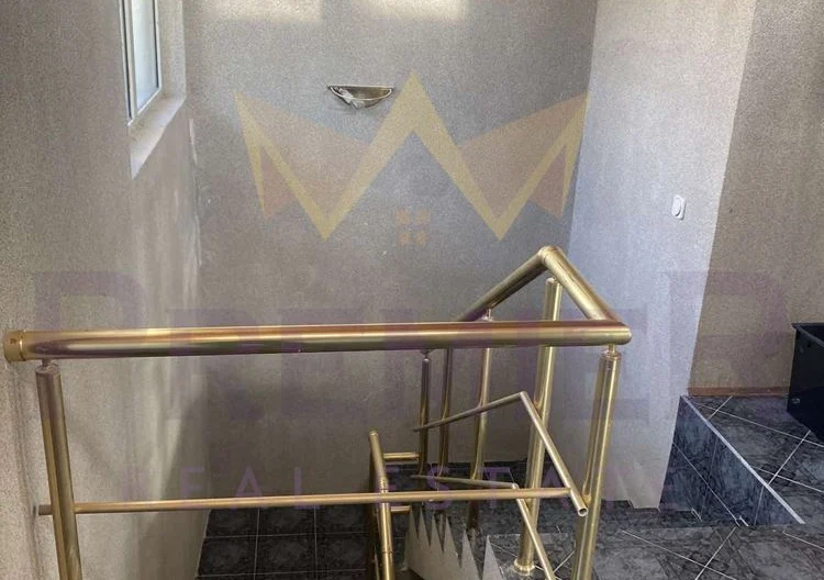 Двуетажна къща гр. Балчик - - снимка 13 - Имоти Премиер