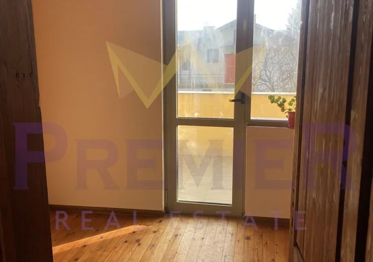 Двуетажна къща гр. Балчик - - снимка 16 - Имоти Премиер