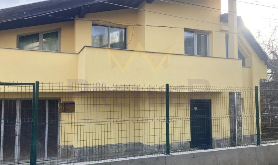 Двуетажна къща гр. Балчик - - снимка 3 - Имоти Премиер