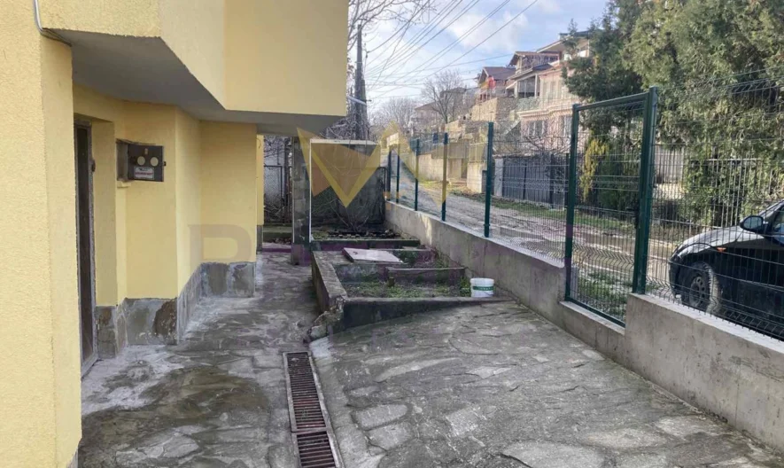 Двуетажна къща гр. Балчик - - снимка 5 - Имоти Премиер