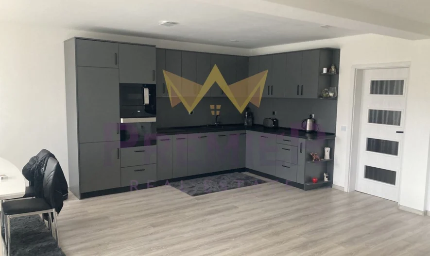 Двуетажна къща гр. Балчик -  - снимка 7 - Имоти Премиер