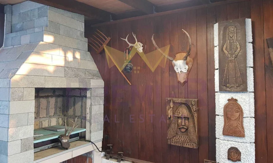 Двуетажна къща гр.Аксаково -  - снимка 4 - Имоти Премиер