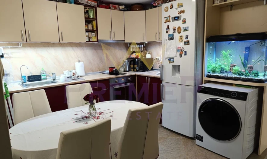 Двуетажна къща гр.Аксаково -  - снимка 5 - Имоти Премиер