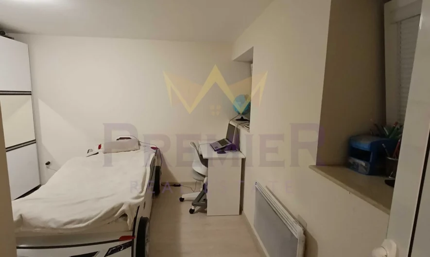 Двуетажна къща гр.Аксаково -  - снимка 8 - Имоти Премиер