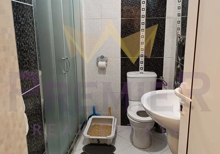 Двуетажна къща гр.Аксаково - - снимка 8 - Имоти Премиер