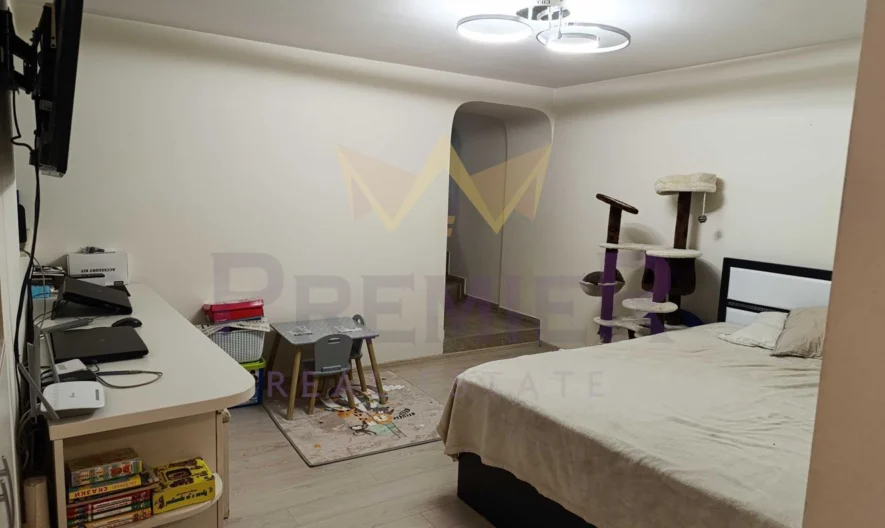 Двуетажна къща гр.Аксаково - - снимка 9 - Имоти Премиер