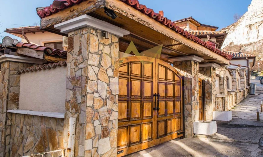 Двуетажна къща гр.Балчик -  - снимка 31 - Имоти Премиер