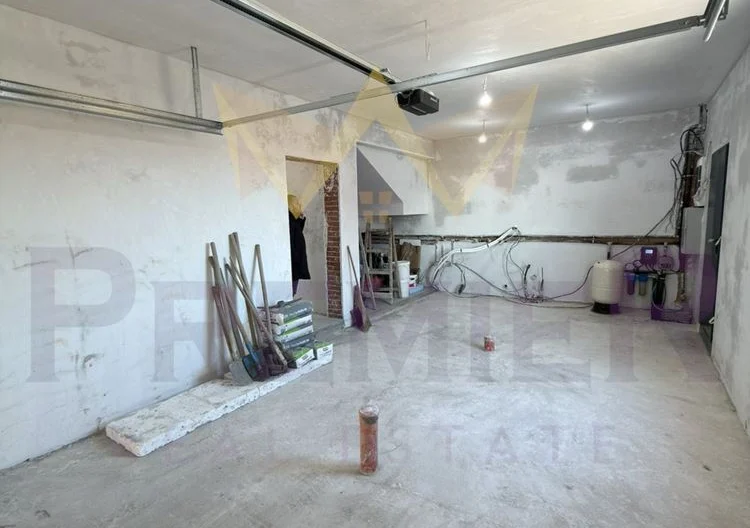 ДВУЕТАЖНА КЪЩА, ИЗГРЕВ - - снимка 15 - Имоти Премиер