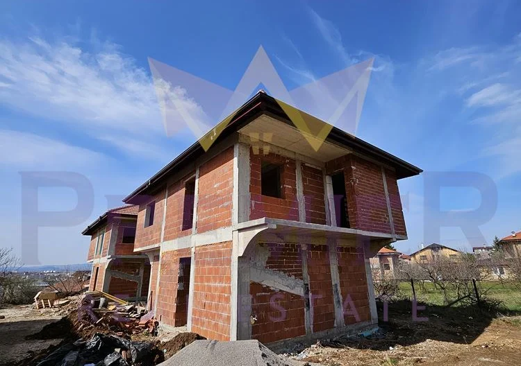 Двуетажна къща Костинброд - - снимка 11 - Имоти Премиер