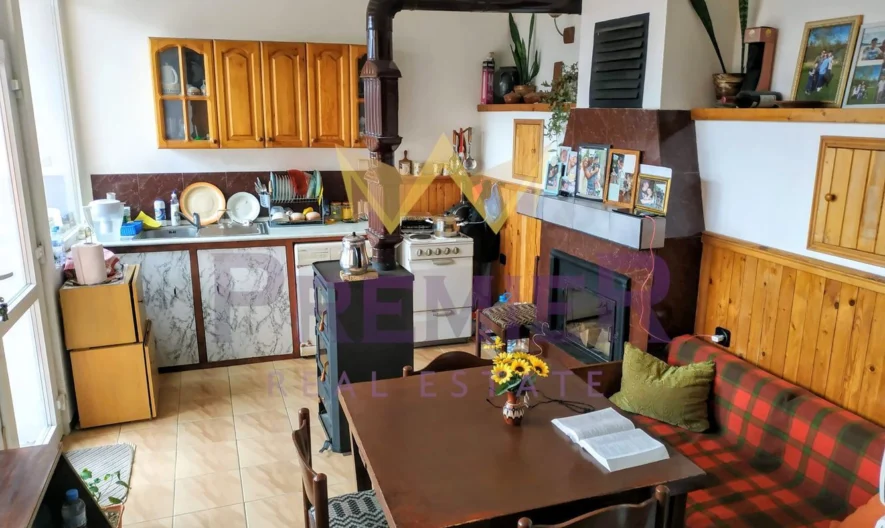 Двуетажна Къща с 600кв. Двор в кв.Виница гр.Варна -  - снимка 16 - Имоти Премиер