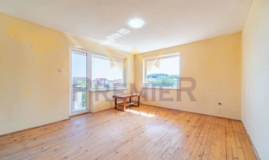 Двуетажна Къща с 600кв. Двор в кв.Виница гр.Варна - - снимка 2 - Имоти Премиер